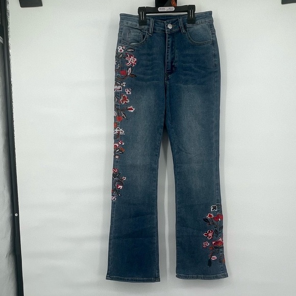 Amazon unbranded denim embroidered flower jeans - Picture 1 of 8